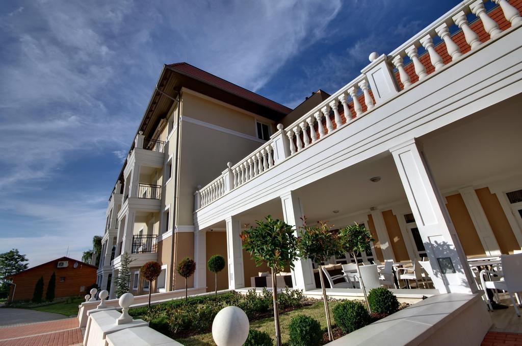 Arcanum Hotel Bekescsaba Exteriér fotografie