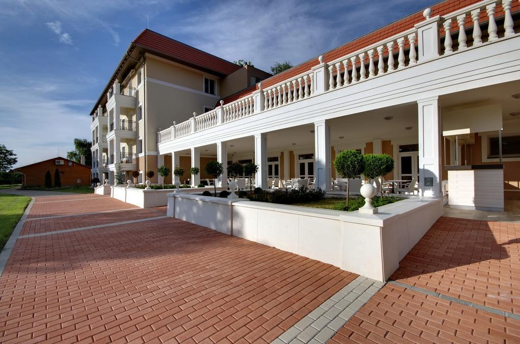 Arcanum Hotel Bekescsaba Exteriér fotografie